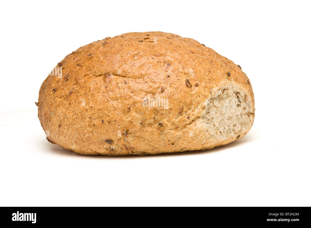 Il granaio di fatti a mano il pane dal basso prospettica isolata contro il bianco. Foto Stock