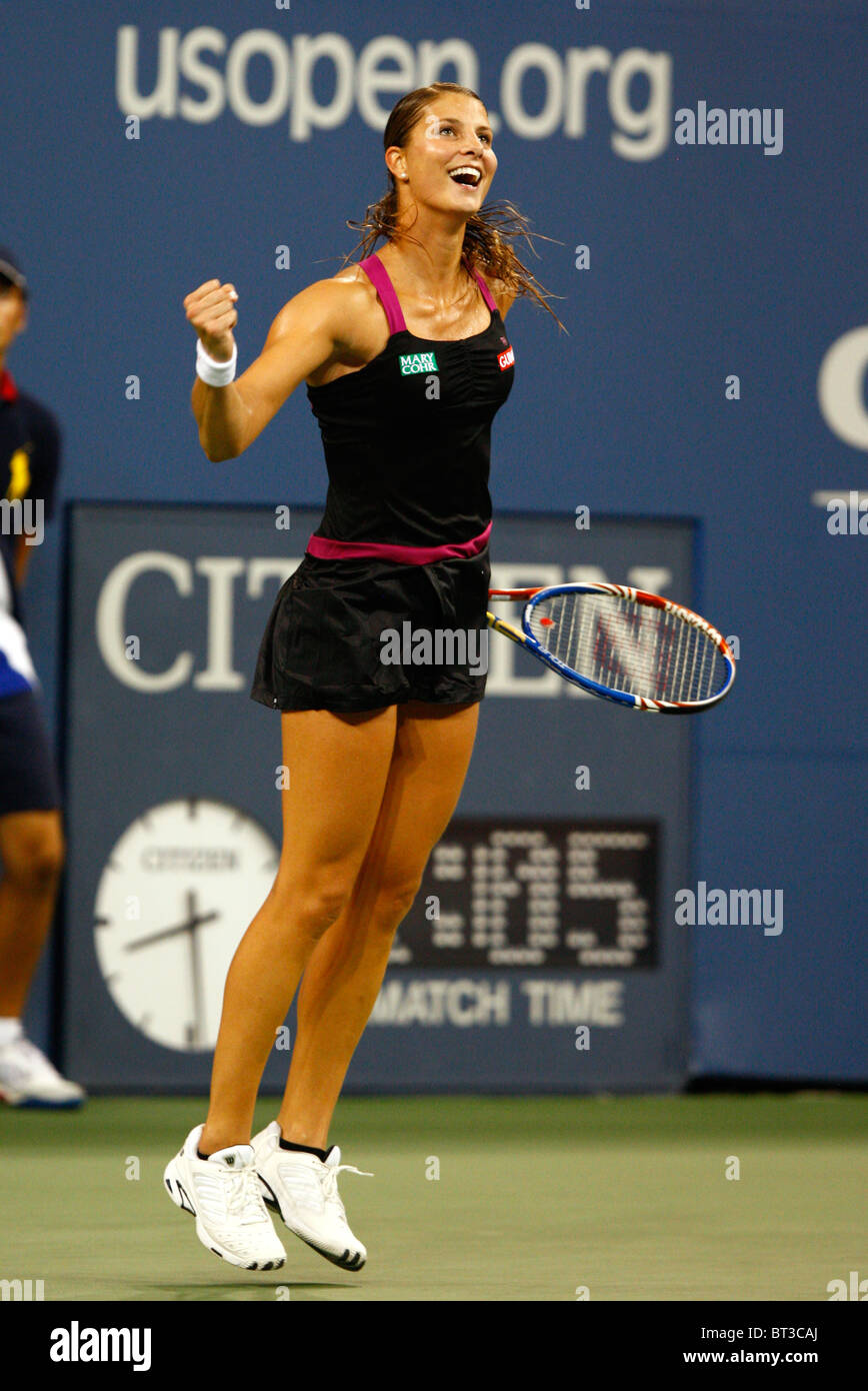 Mandy Minella di Lussemburgo celebra la sua vittoria al 2010 US Open Foto Stock