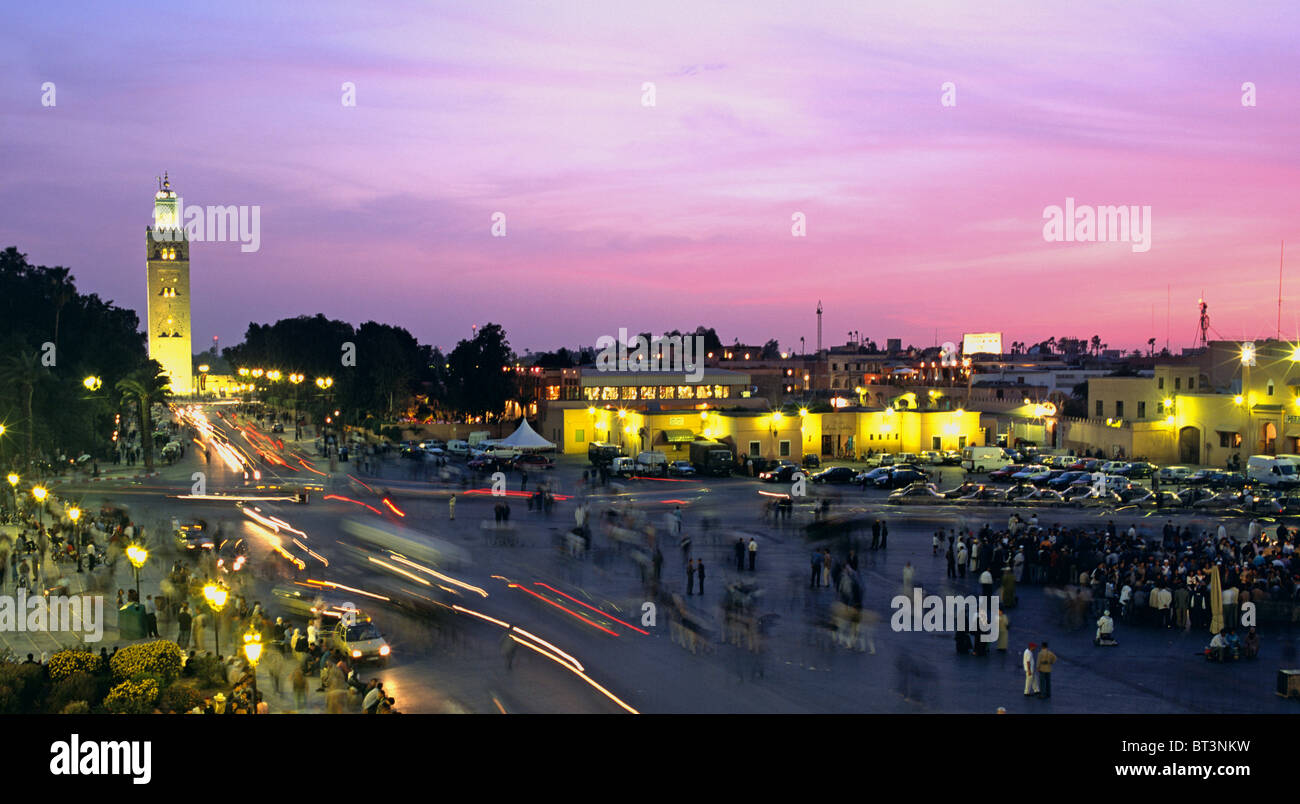 Sunser su Djemaa El Fna luogo marrakech marocco Africa del Nord Foto Stock