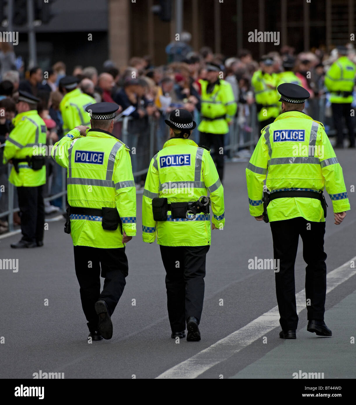 La polizia in Scozia Edinburgh pattugliano le strade di Regno Unito, Europa Foto Stock