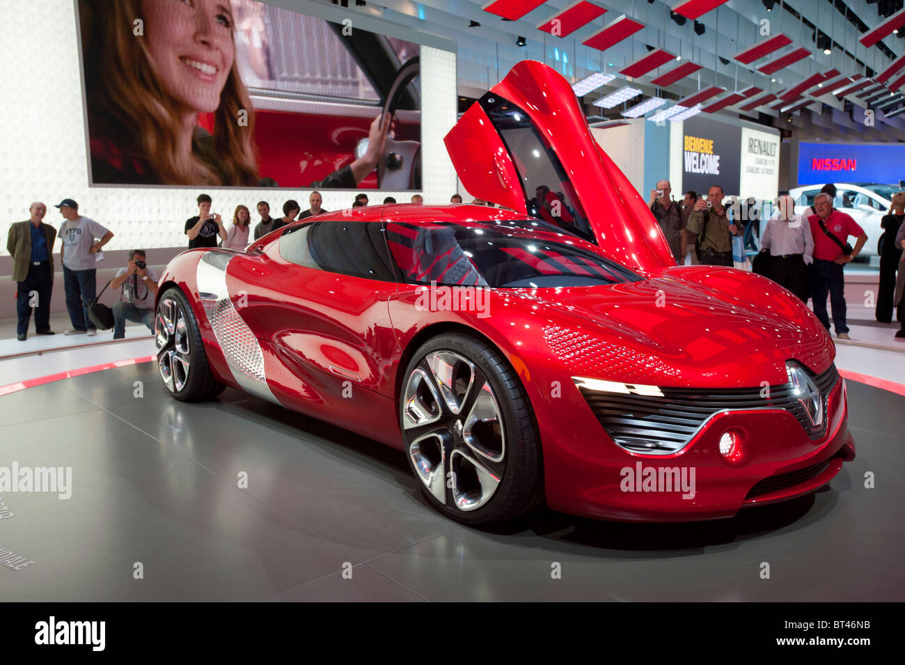 Nuovo concetto elettrica Dezir Renault auto sportiva sul display al Paris Motor Show 2010 Foto Stock