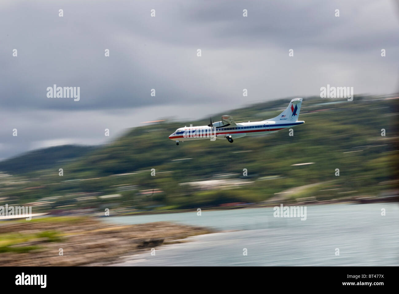 American Eagle aerei, approccio finale all Aeroporto Vigie Castries Saint Lucia Foto Stock