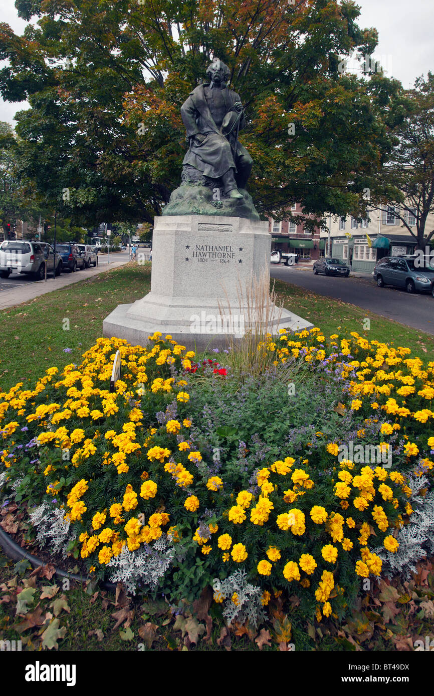Statua di Nathaniel Hawthorne, Salem, Massachusetts, Stati Uniti d'America Foto Stock