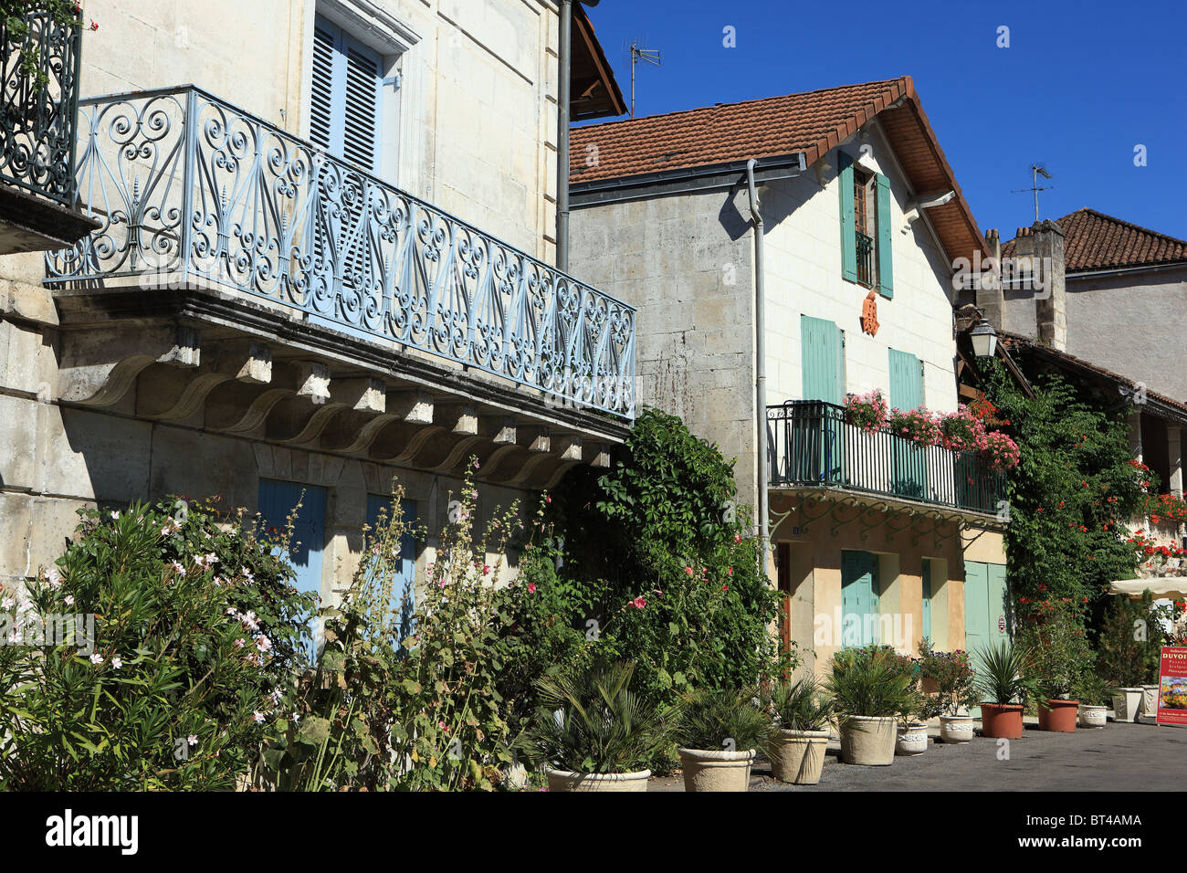 Piuttosto case nella città francese di Brantome Foto Stock