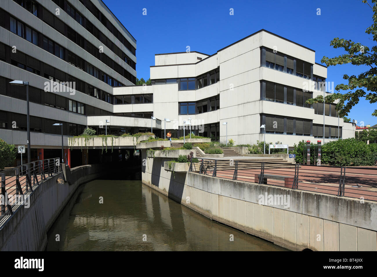 Arbeitsgericht und Amtsgericht ueber dem Muehlengraben Siegburger, Siegburg, Naturpark Bergisches Land, la Renania settentrionale-Vestfalia Foto Stock