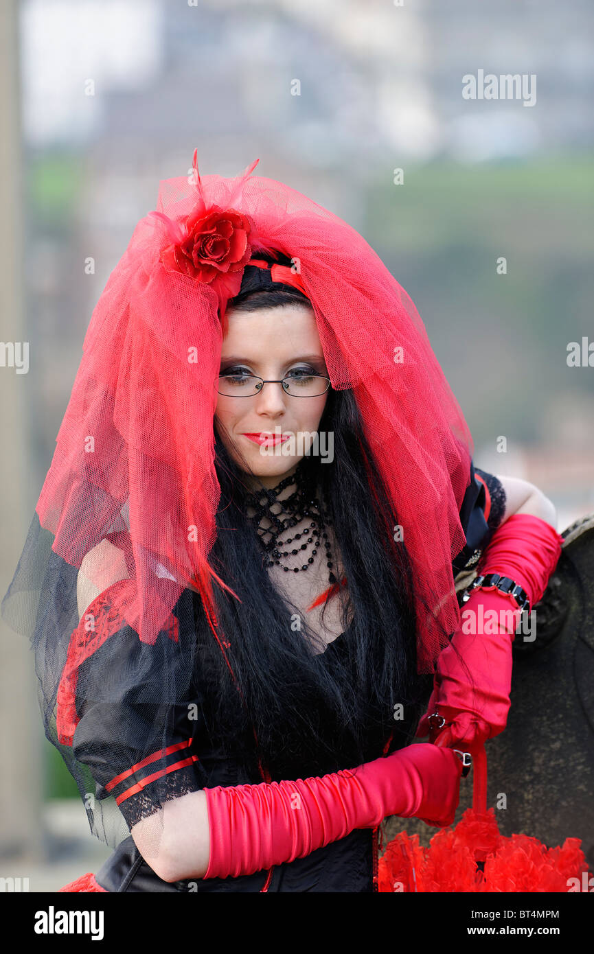 Goth ragazza a Whitby Festival gotico Foto Stock