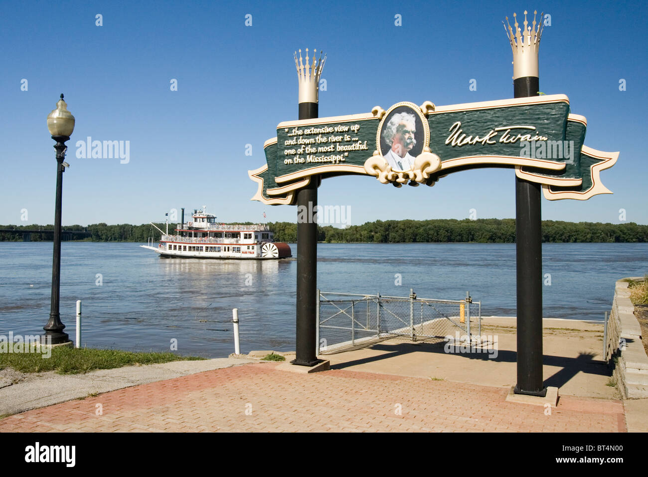 Il battello fluviale 'Marca di Twain', chiamato con il nome di Annibale, Missouri il figlio più famoso di tele, le acque del possente fiume Mississippi. Foto Stock