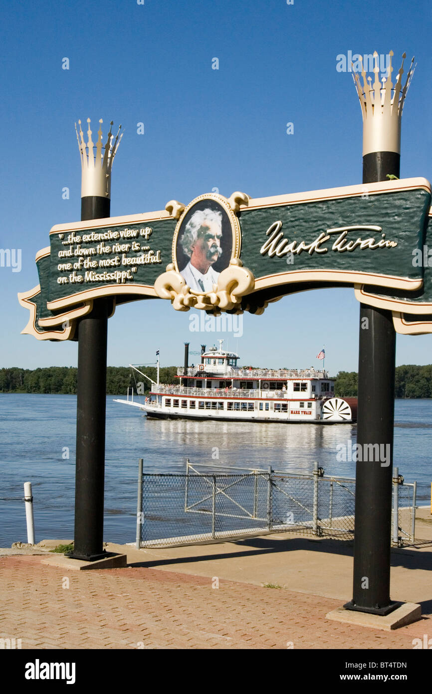 Il battello fluviale 'Marca di Twain', chiamato con il nome di Annibale, Missouri il figlio più famoso di tele, le acque del possente fiume Mississippi. Foto Stock