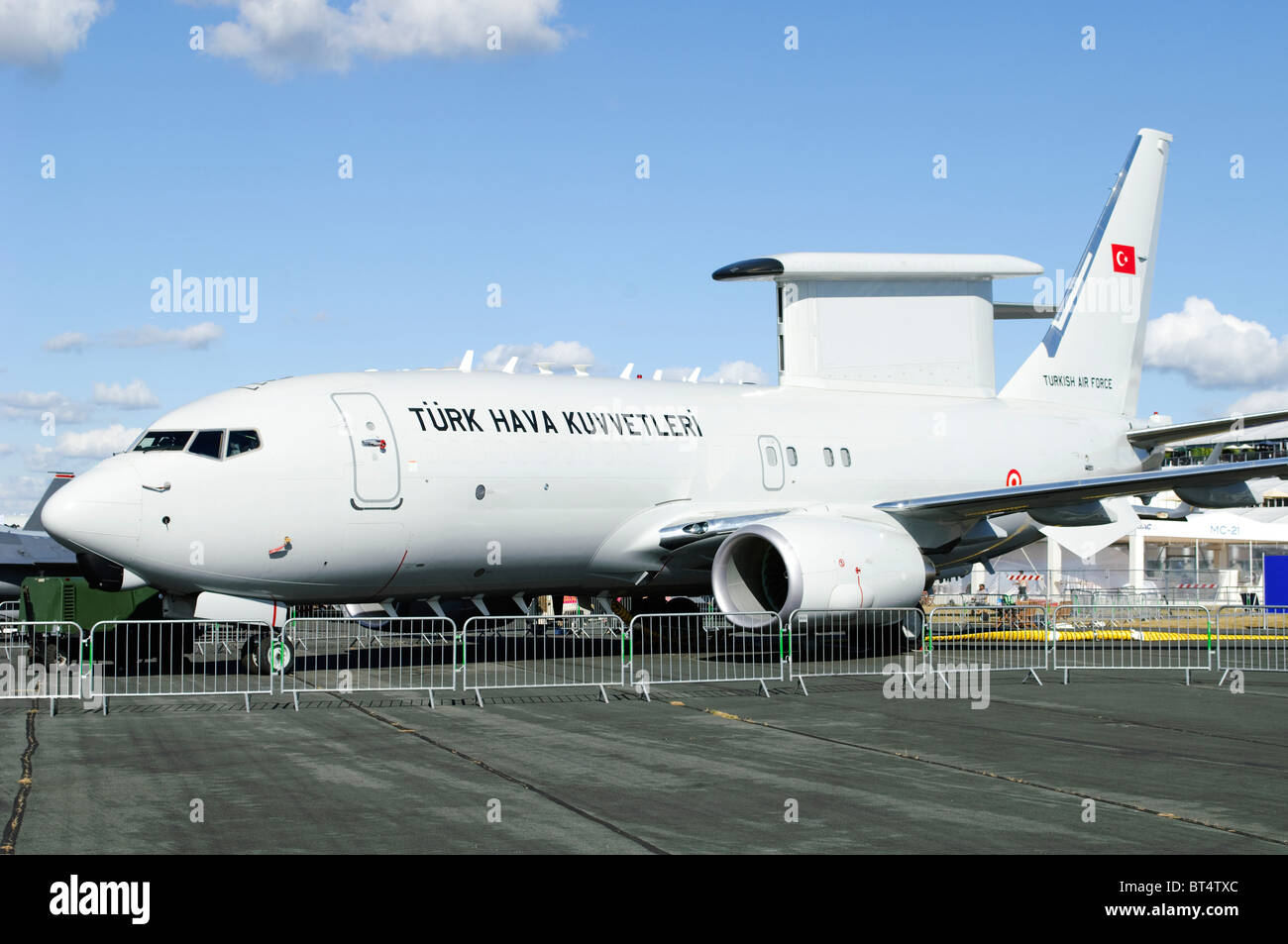 Boeing 737-7ES la pace Eagle azionata dall'aviazione militare turca in mostra statica al salone Farnborough Airshow di Foto Stock