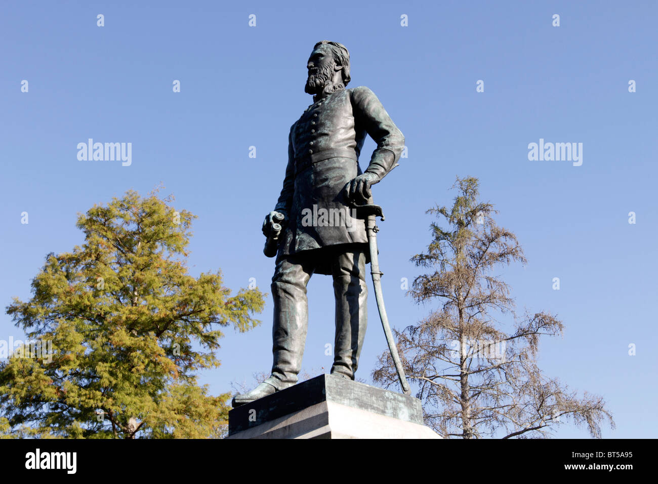 Statua di Thomas Jonathan Jackson (1824-63) americana generale confederato, noto come Stonewall Jackson, Lexington cimitero, VA. Foto Stock