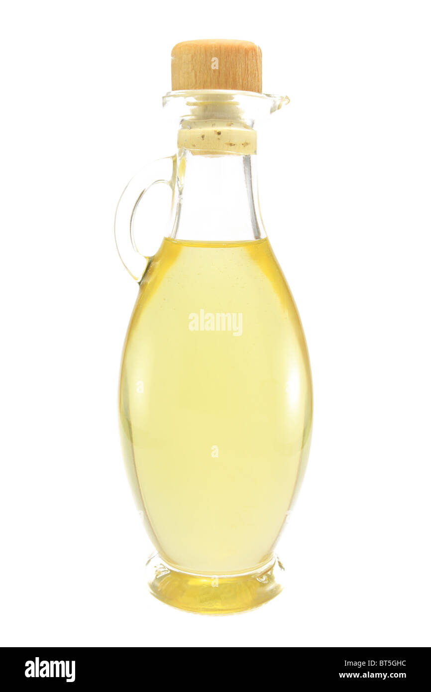 Una bottiglia di olio di oliva su sfondo bianco Foto Stock