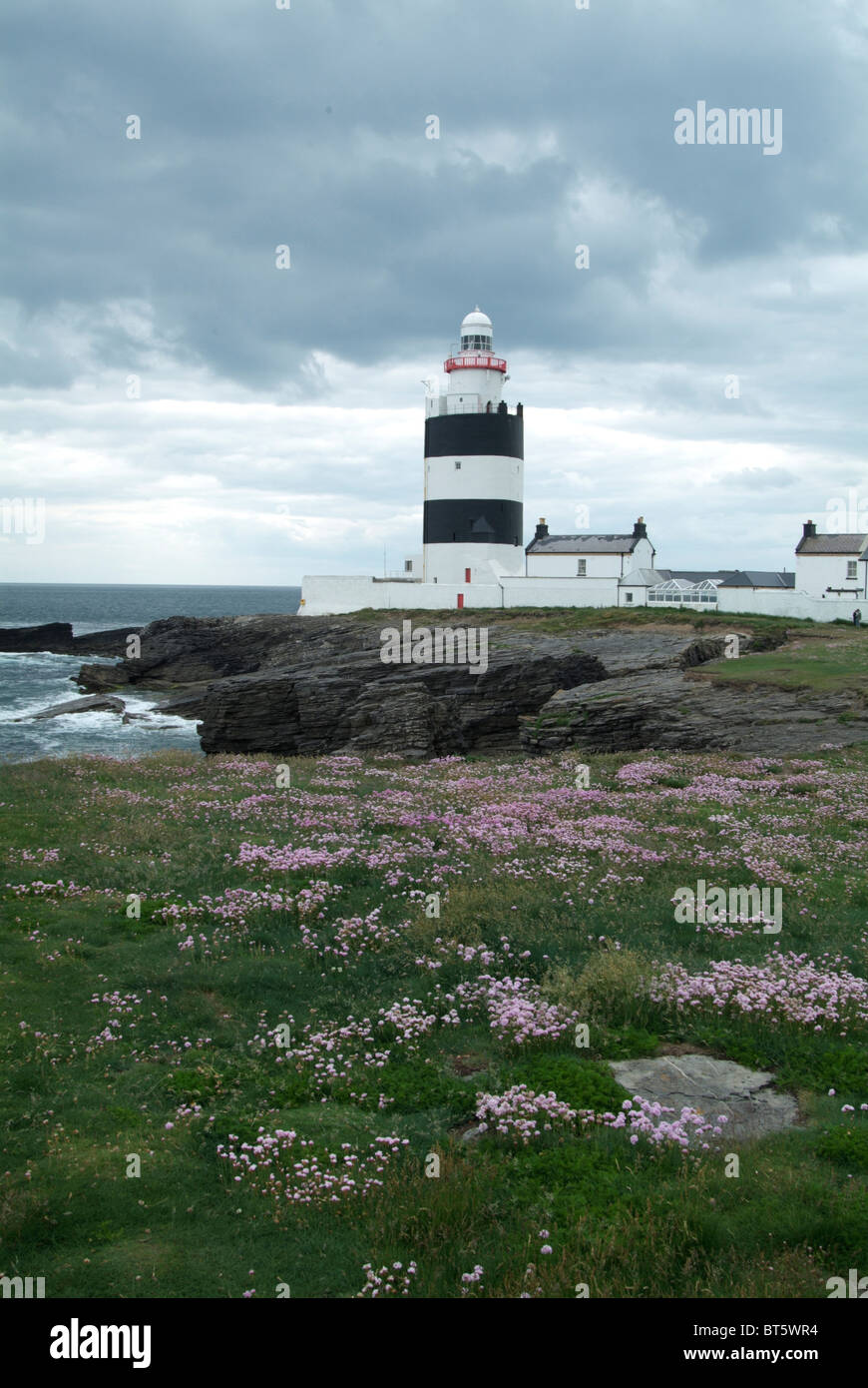 Hook Head Lighthouse County Wexford in Irlanda eire architettura, nero, blu, edificio, instabile, costa, freddo, County, Eire, europa Foto Stock