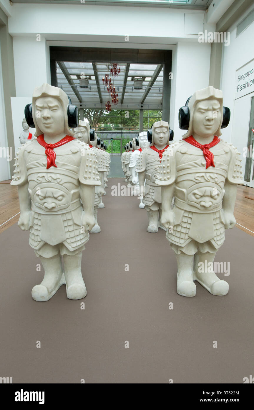 Repubblica di Singapore scultura galleria d'arte bianco rosso moderno 3d del Sud Est Asiatico città-stato punta meridionale della penisola malese isola coun Foto Stock