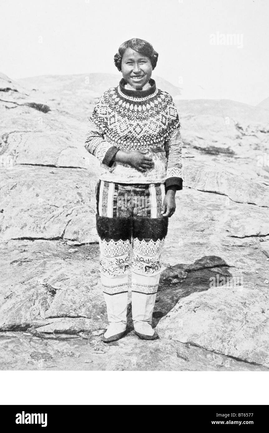 Eschimese ragazza tinti perle di pelle di foca artico inuit del polo nord polare artico femmina regioni del Canada (Northwest Territories, Nunatsi Foto Stock