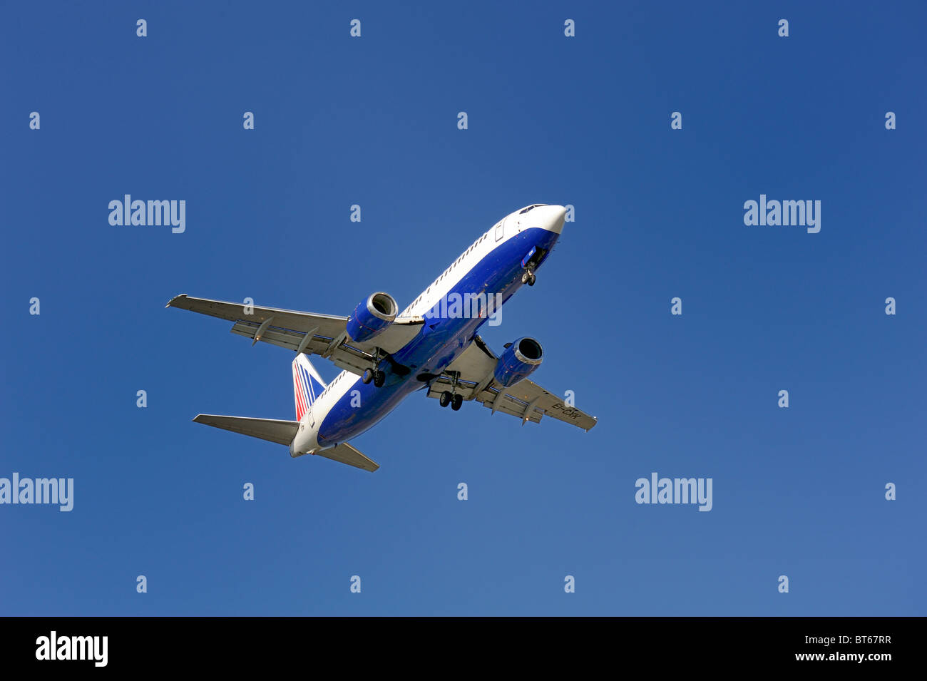 British Airways jet passeggeri provenienti in terra Foto Stock