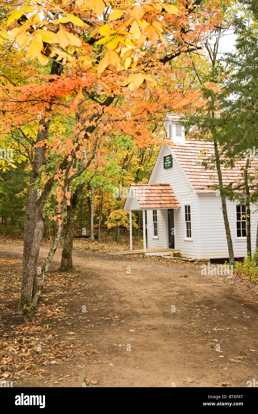 Concord Schoolhouse è al di Harry Truman diga e lago sopra il fiume Osage Valley in Missouri, USA. Foto Stock