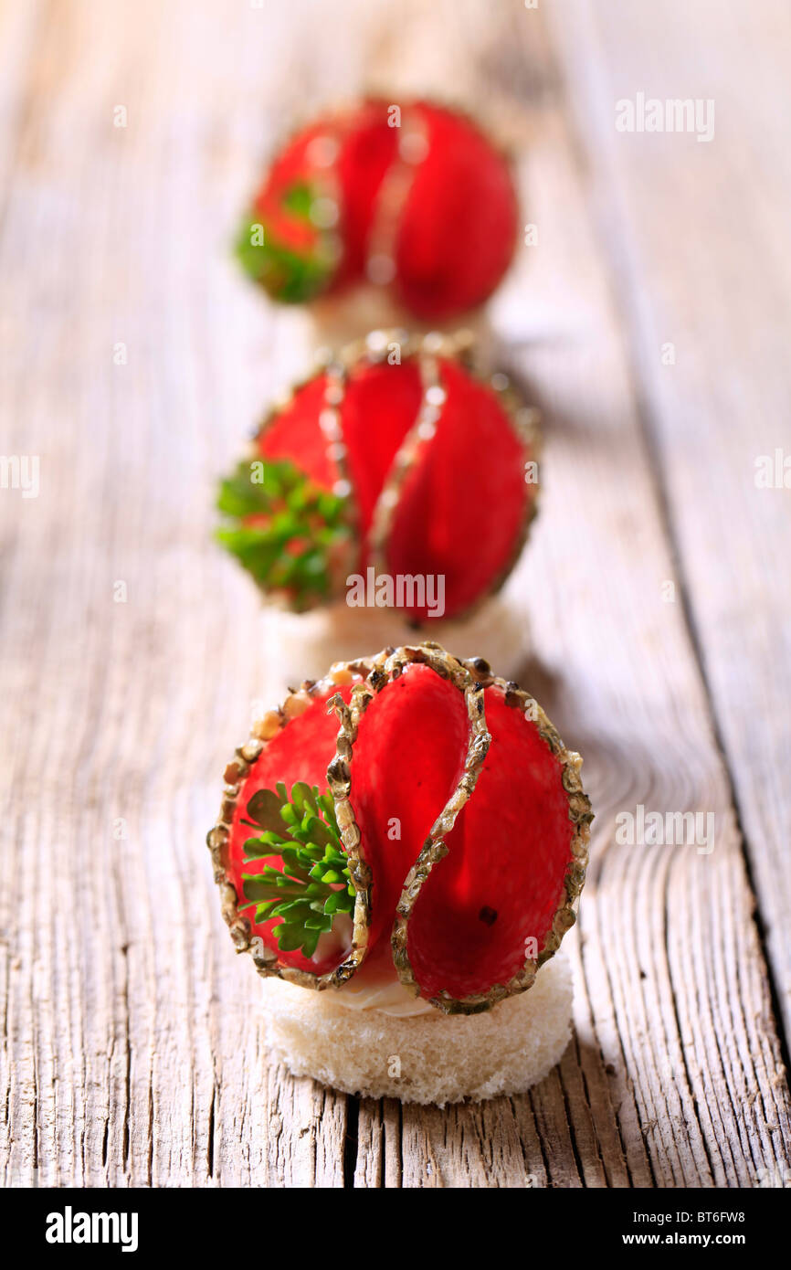 Tartine di salame Foto Stock