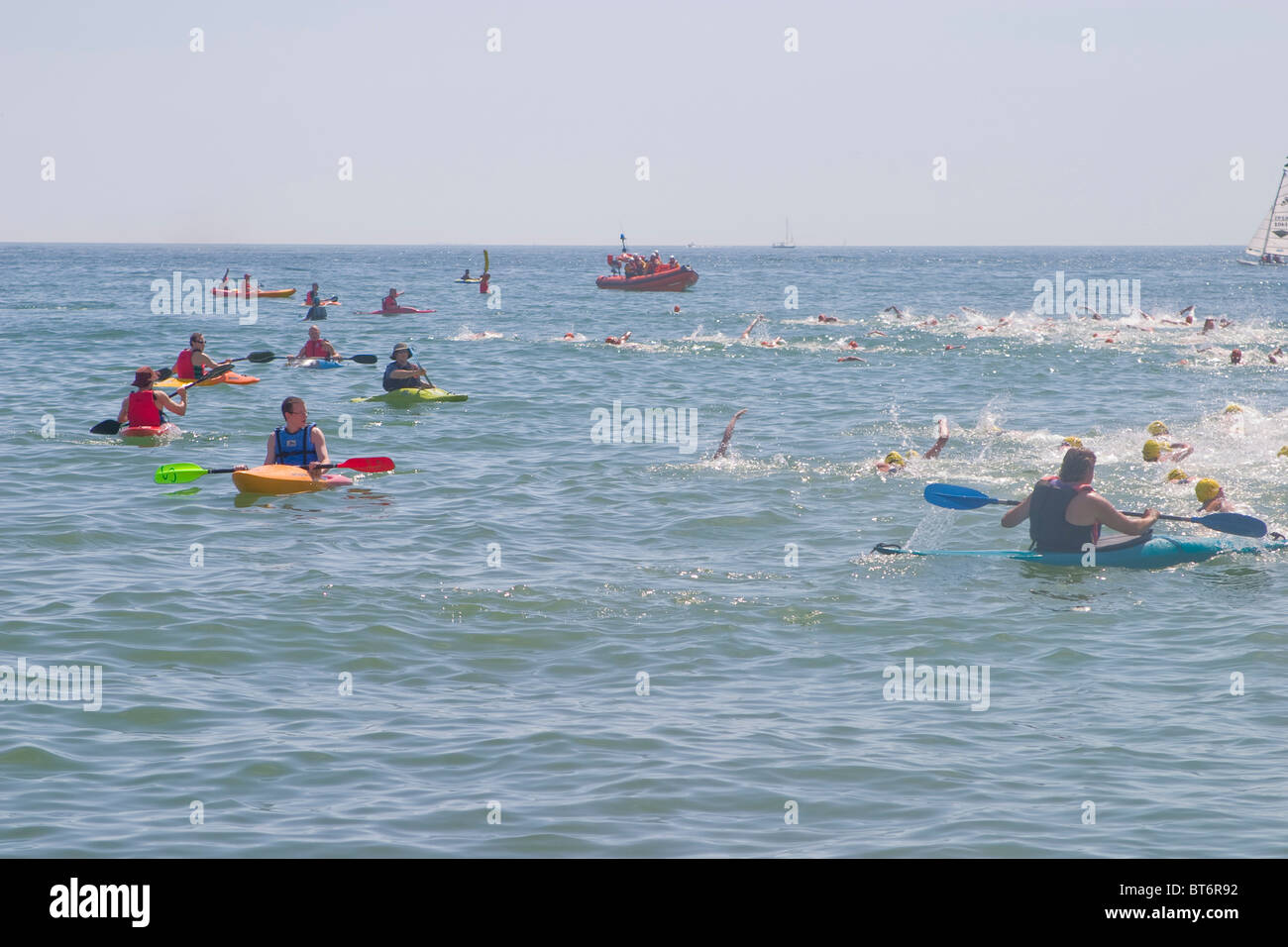 Nuoto in mare crawl contest,Brighton Foto Stock