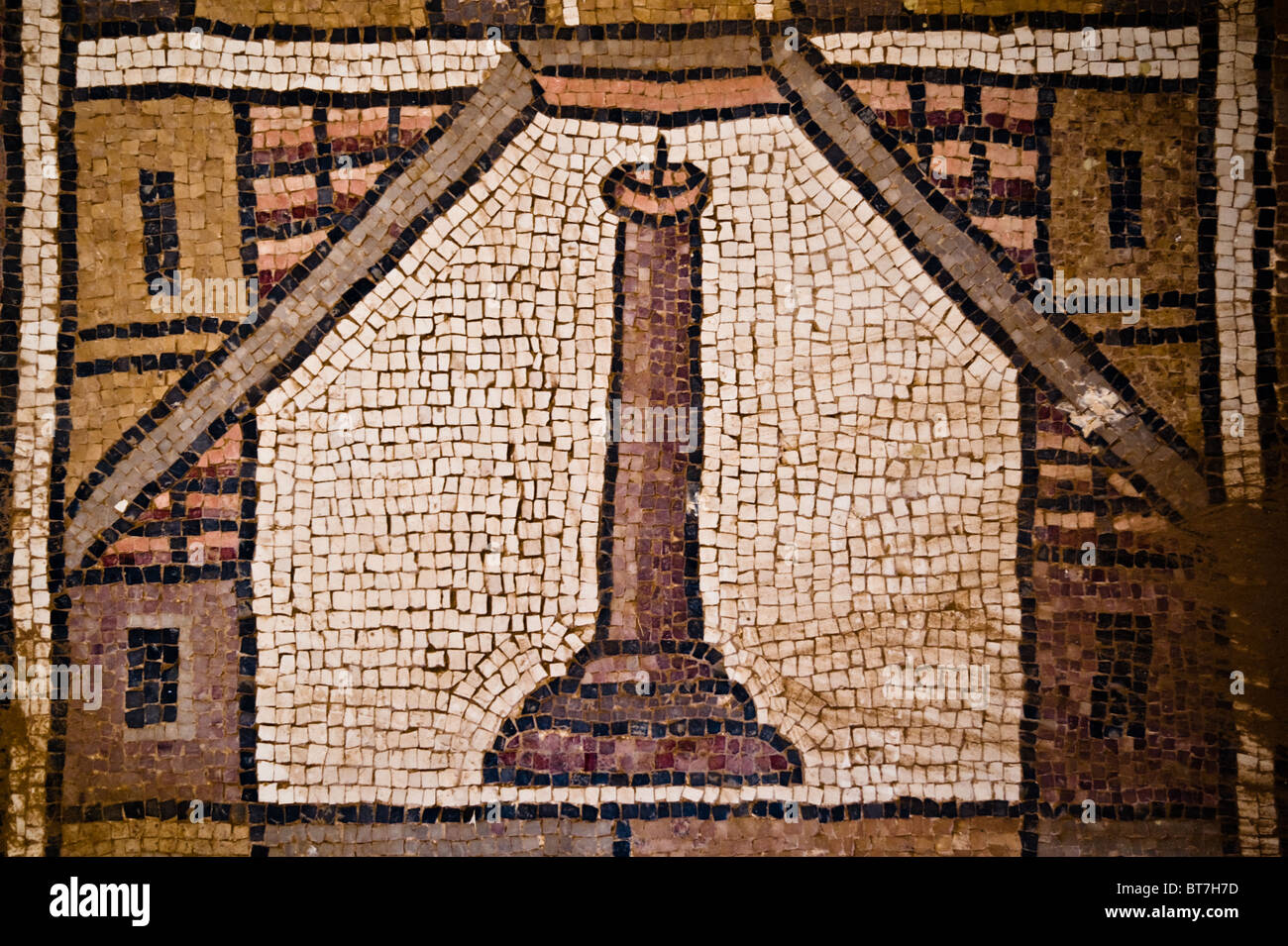 Dettaglio dal pavimento a mosaico del VIII secolo la chiesa di Santo Stefano a Umm al-Rasas, Giordania. Foto Stock