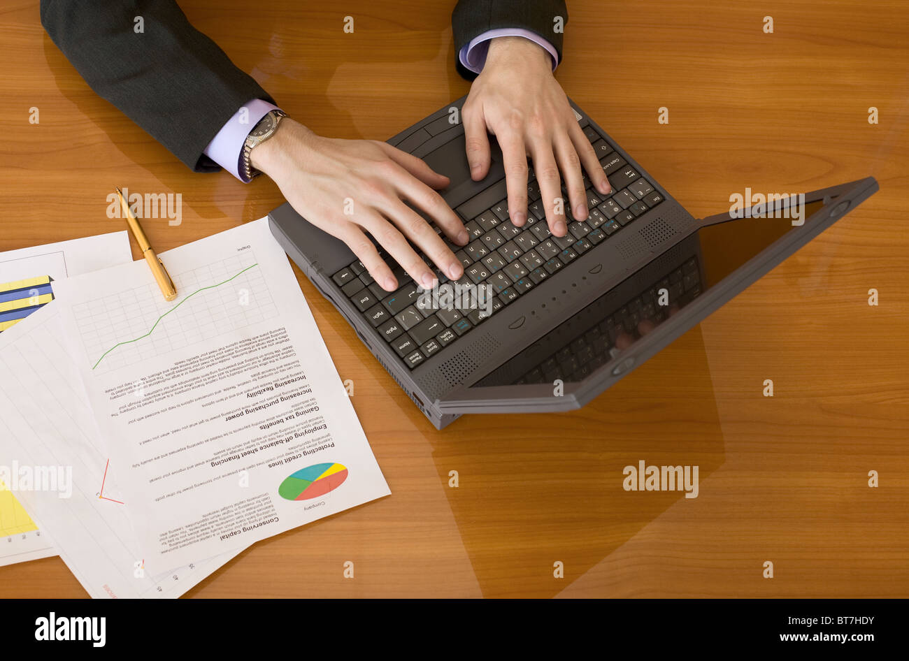 La gente di affari la pianificazione sul laptop Foto Stock