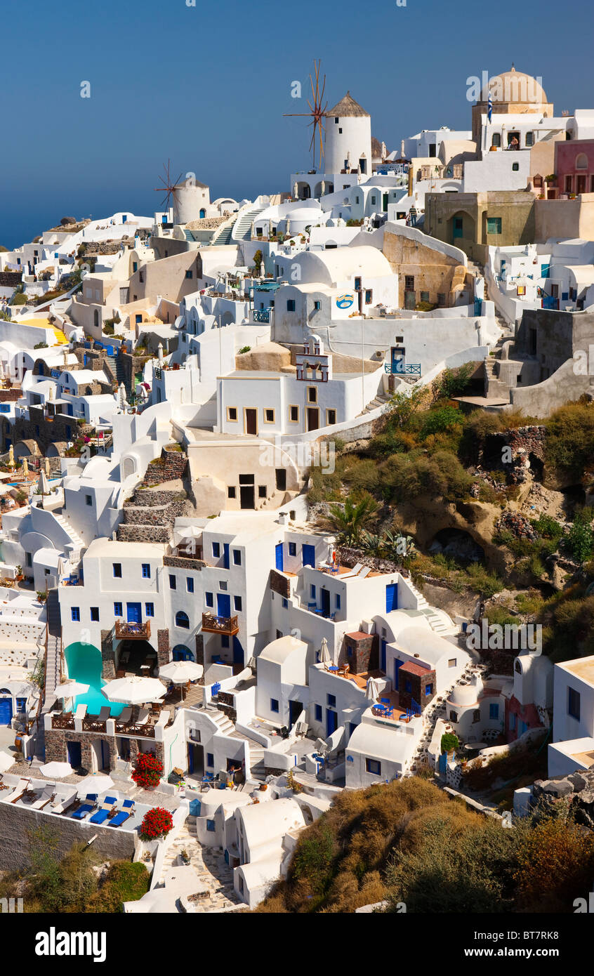 Tipica architettura Oia Santorini Cicladi Grecia Foto Stock