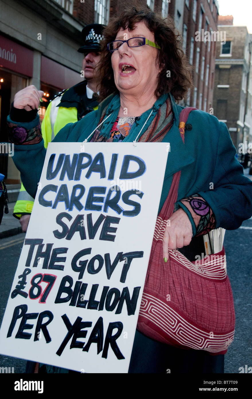 Dimostrazione circa il governo dei tagli alla spesa Central London 20 Ottobre 2010 Foto Stock