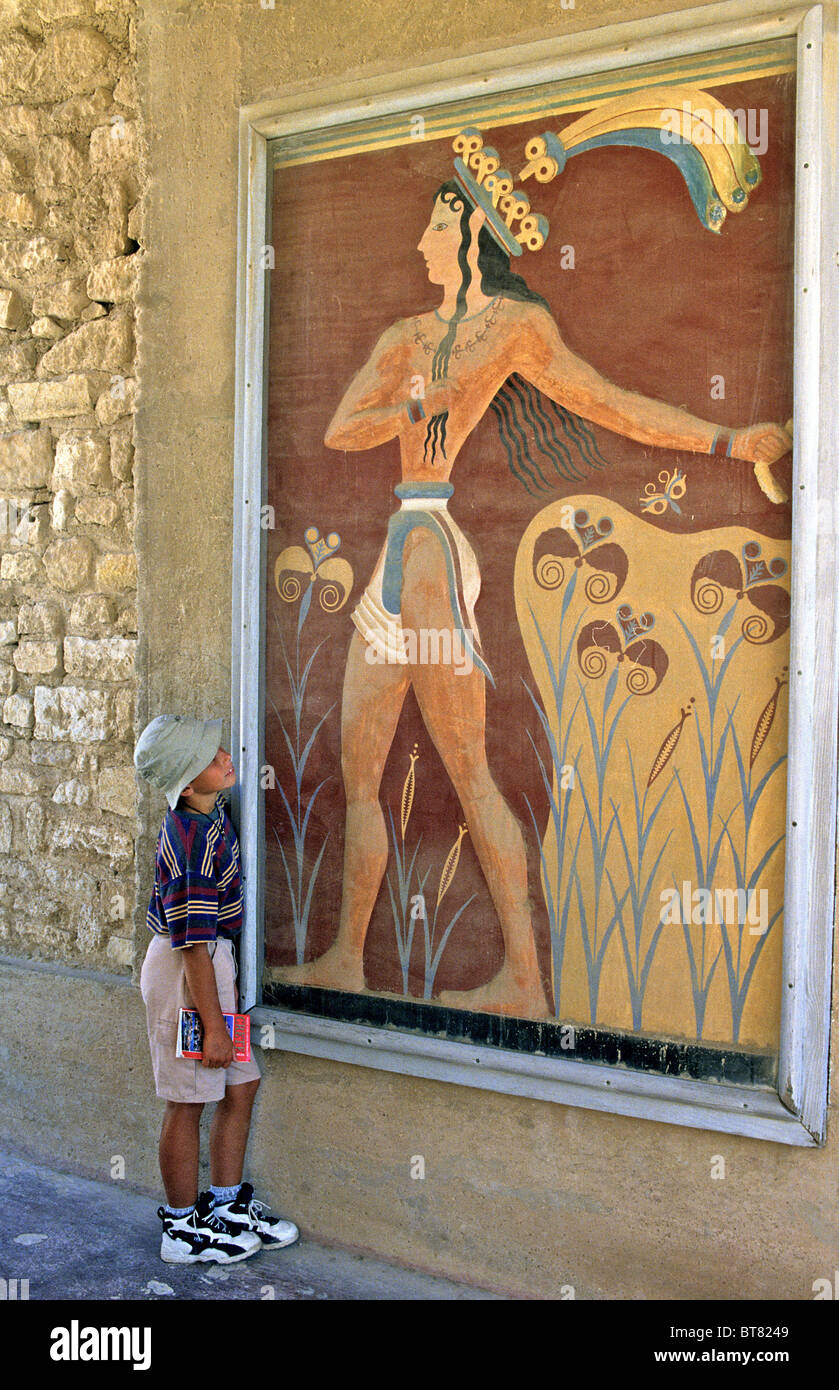 Palazzo di Cnosso a Creta. Questo è un affresco noto come il giglio Principe o "il principe con i gigli' in prossimità dell'angolo sud-occidentale Foto Stock