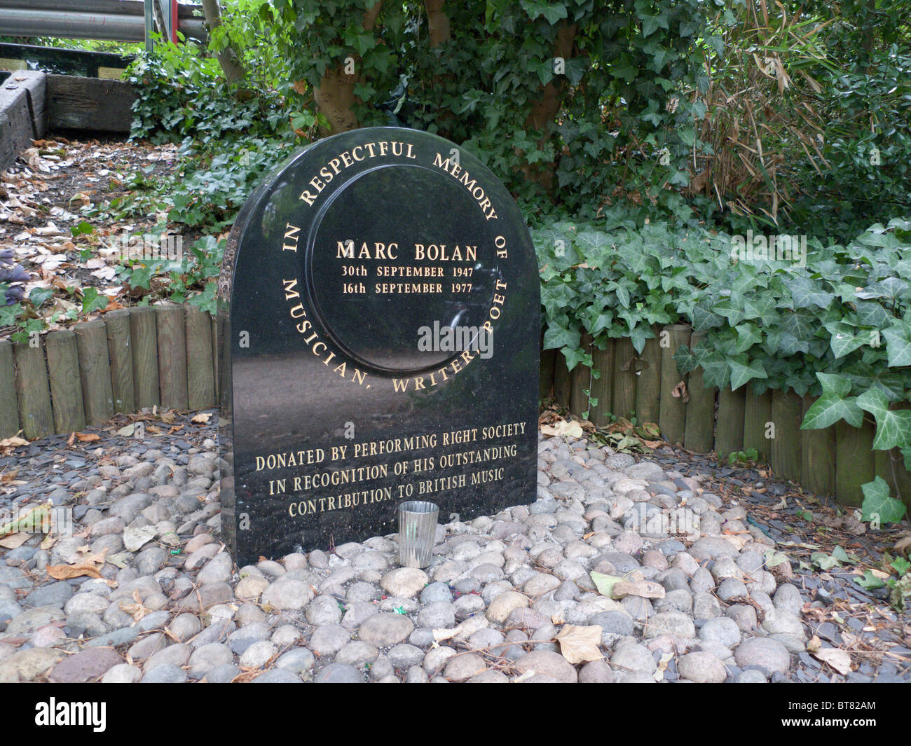 Memoriale di Marc Bolan dei T Rex di Barnes, a sud ovest di Londra Foto Stock