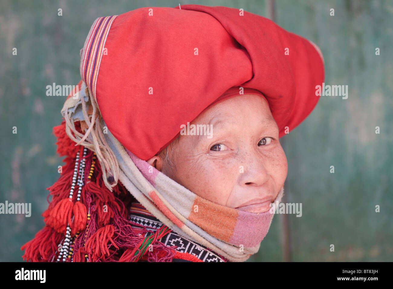 Un rosso minoranza Dzao donna, SAPA, Vietnam Foto Stock