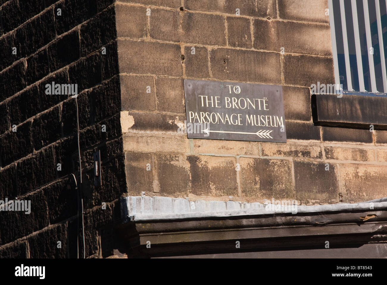 Segno indicante la direzione di Bronte Parsonage Museum, Haworth Foto Stock