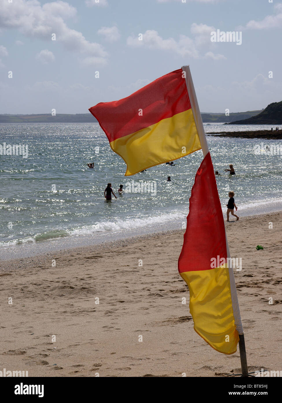 Spiaggia bandiera di sicurezza, Famouth Inghilterra Foto Stock