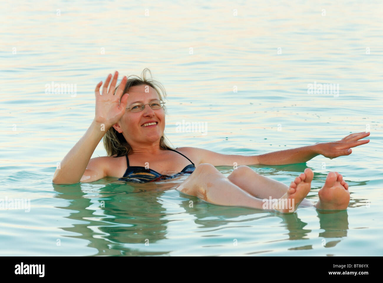 Nuotare nel Mar Morto Foto Stock