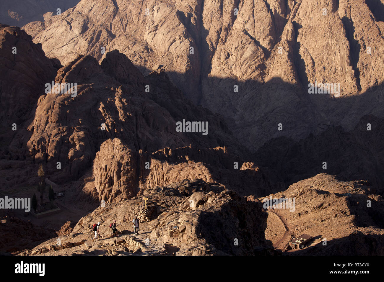 Djebel Musa o il Monte Sinai vicino a Saint Katherine o El Miga village, Sinai, Egitto, Africa Foto Stock