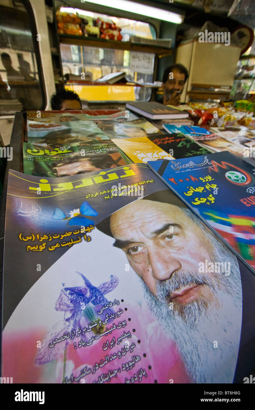 Giornali e riviste venditore in Tehran, Iran Foto Stock