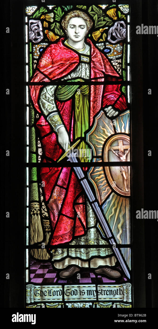 Una delle vetrate colorate raffiguranti la fede, la chiesa parrocchiale di San Brendan, Brendon, Devon Foto Stock