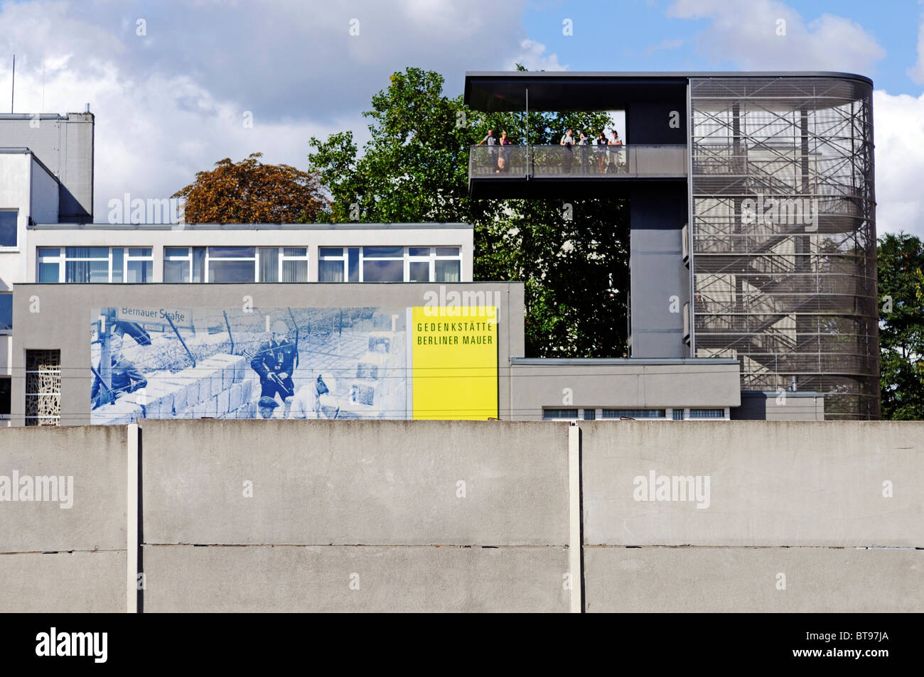 Dokumentationszentrum Berliner Mauer, muro di Berlino Centro di documentazione, il Memoriale del Muro di Berlino, Kreuzberg, Germania, Europa Foto Stock