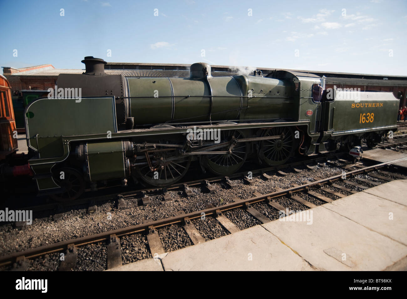 Stazione ferroviaria meridionale classe U locomotiva, 1638, Bluebell Railway, Sussex, Inghilterra Foto Stock