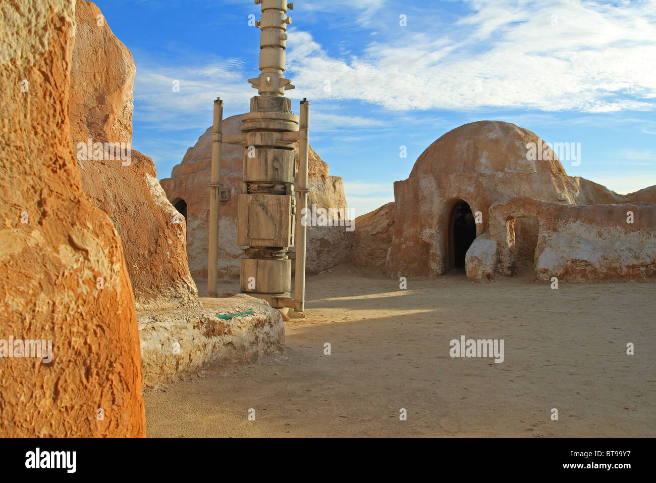 Il set utilizzato come il pianeta Tatooine nel film di Star Wars. Deserto del Sahara, western Tunisia Foto Stock