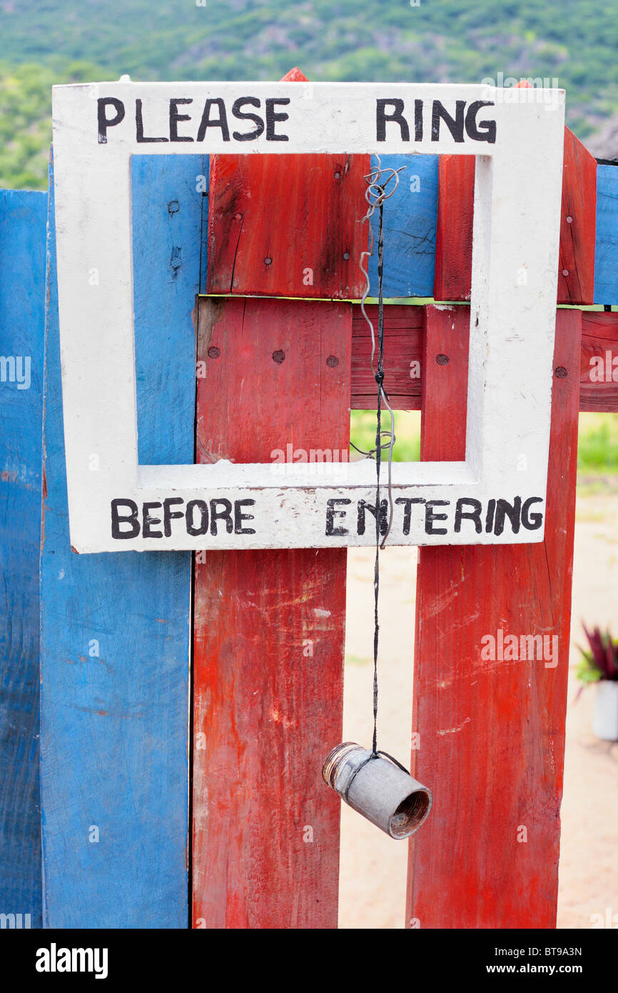 Il Malawi sostiene di essere il cuore caldo dell Africa. È! Questo cancello fotografati a Cape Maclear sul Lago Malawi Foto Stock