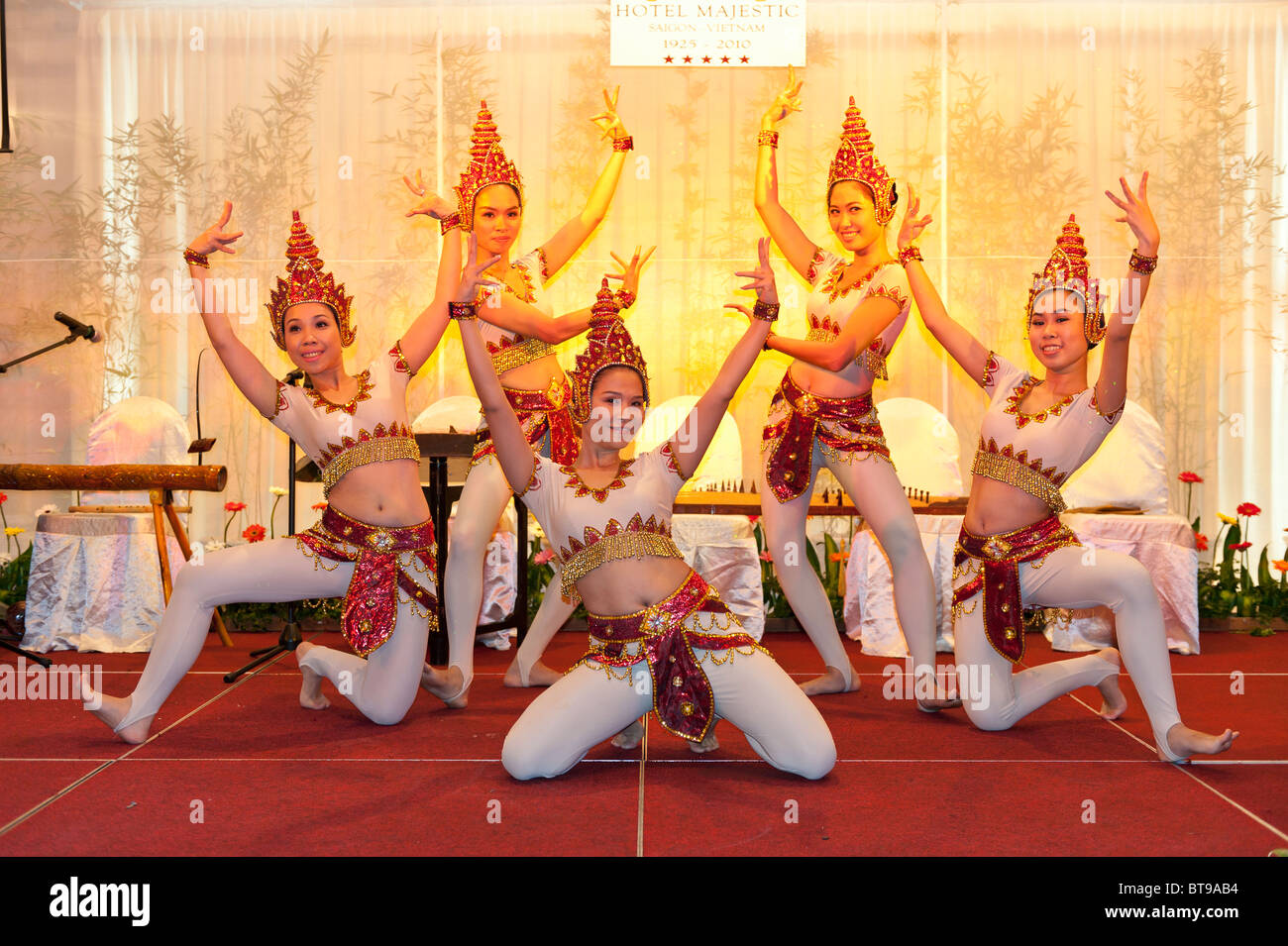 Vietnamita Danza Folcloristica Foto Stock