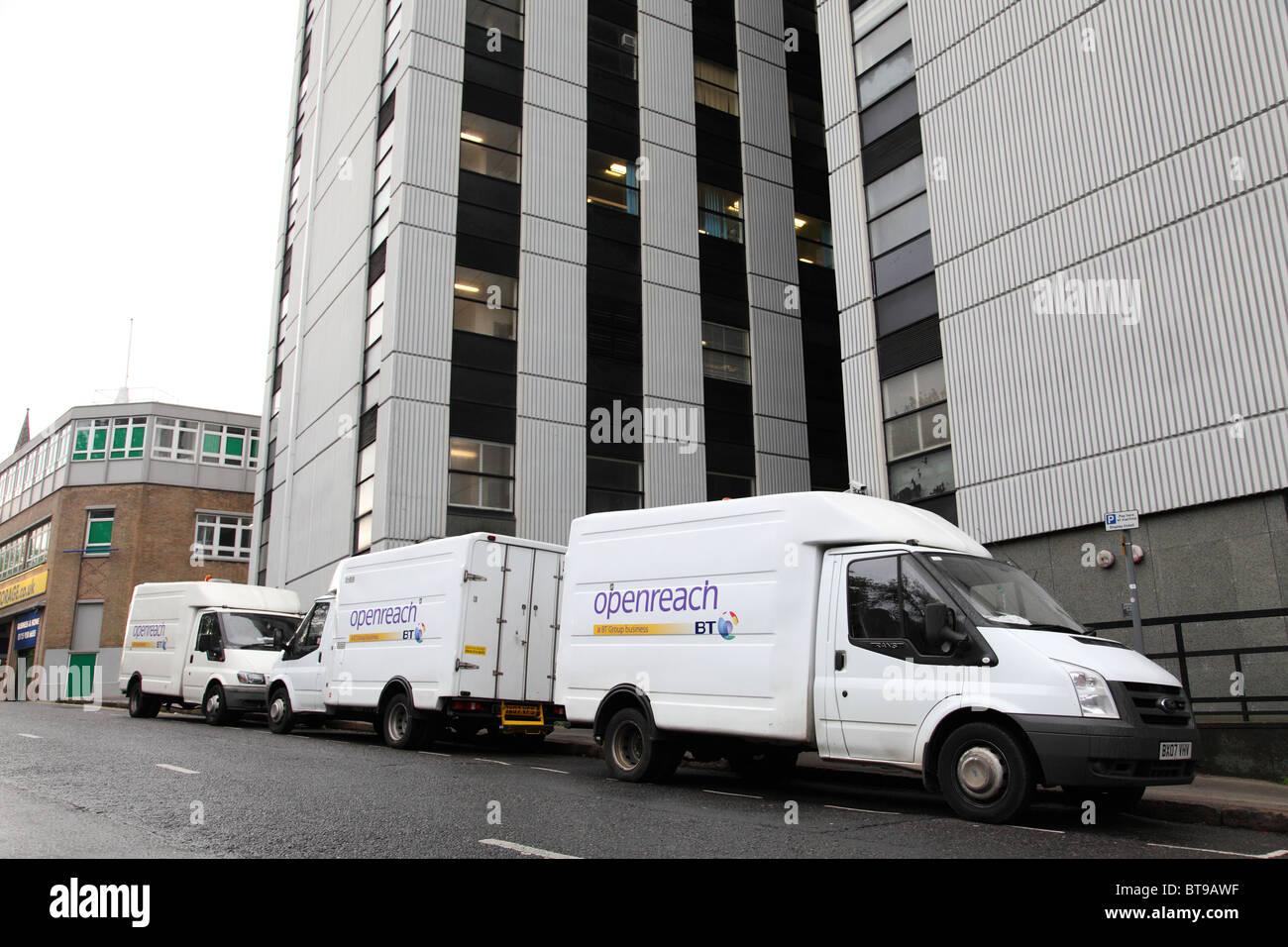 BT Openreach furgoni su una strada NEL REGNO UNITO. Foto Stock
