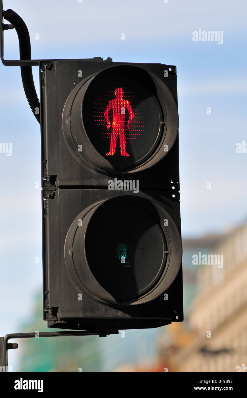 Rosso semaforo pedonale, London, Regno Unito Foto Stock