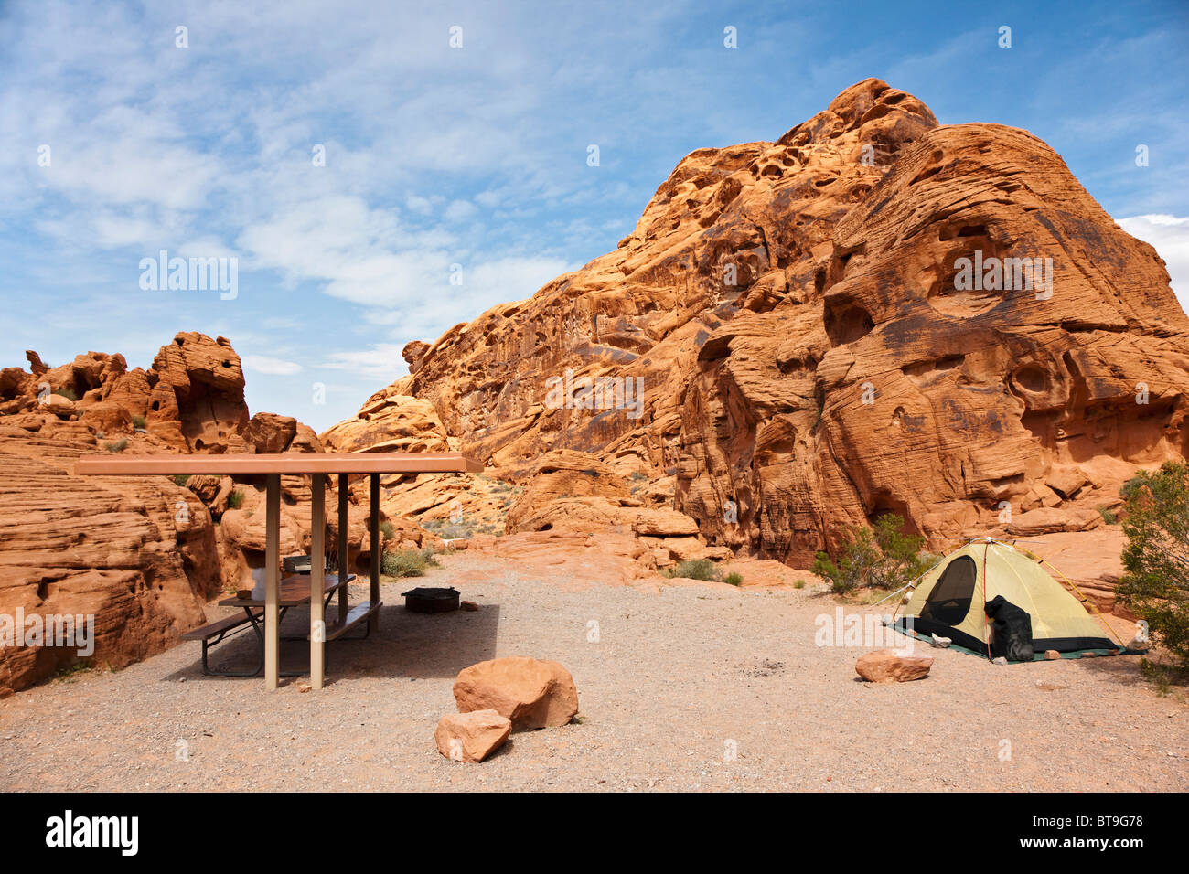 Campeggio in il Parco della Valle di Fire State, Nevada, STATI UNITI D'AMERICA Foto Stock