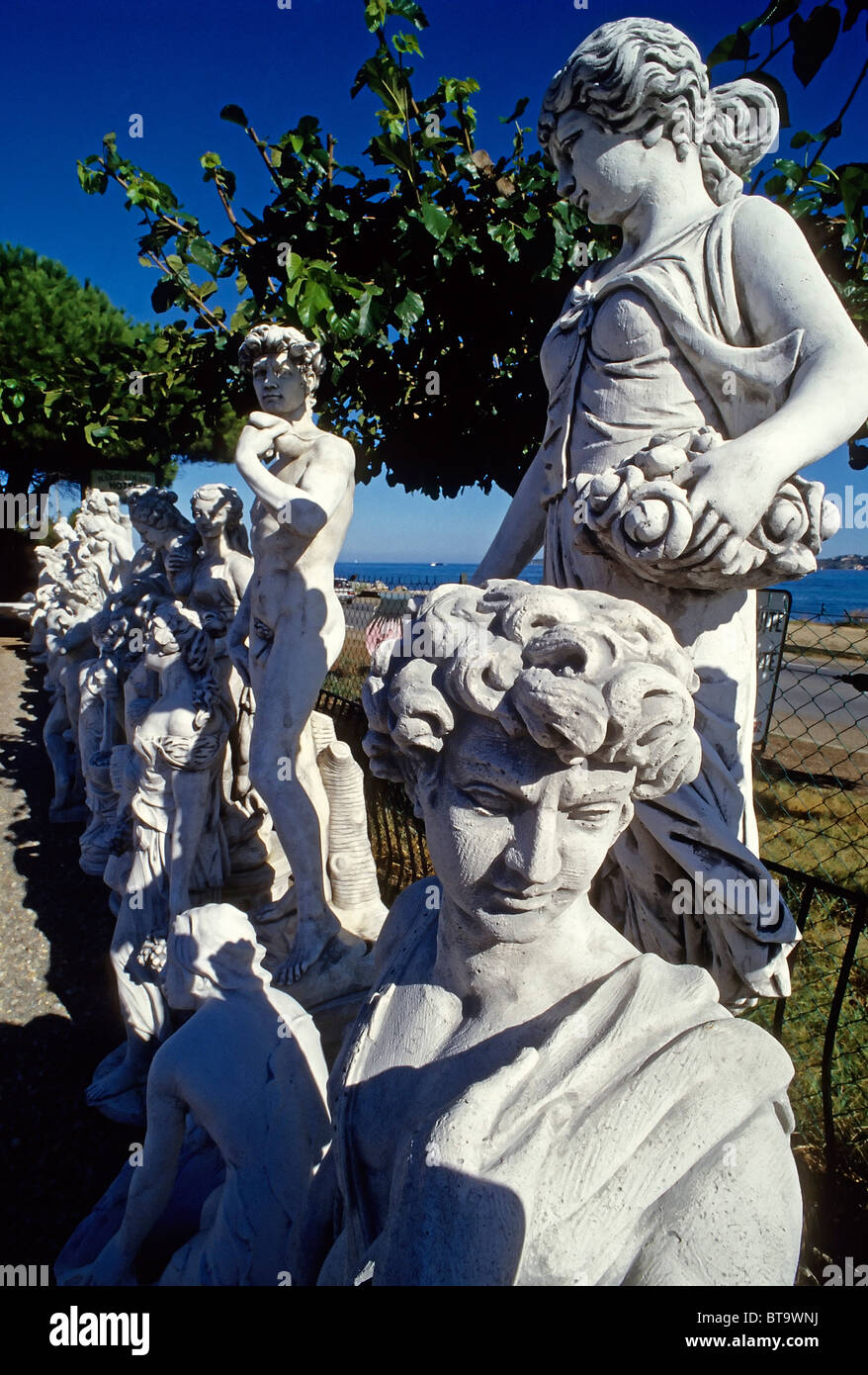 Statue in cemento per la vendita, figure classiche, Provence-Alpes-Côte d'Azur, Var, Francia meridionale, Francia, Europa Foto Stock