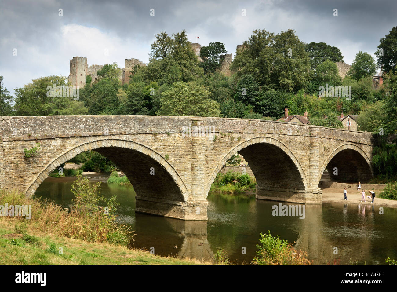 Dinham Ponte e Castello di Ludlow Foto Stock