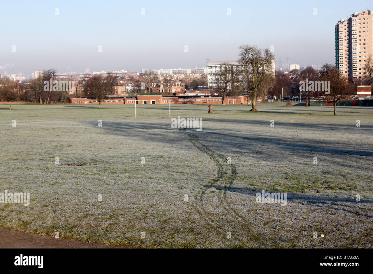 Frosty park scena Foto Stock