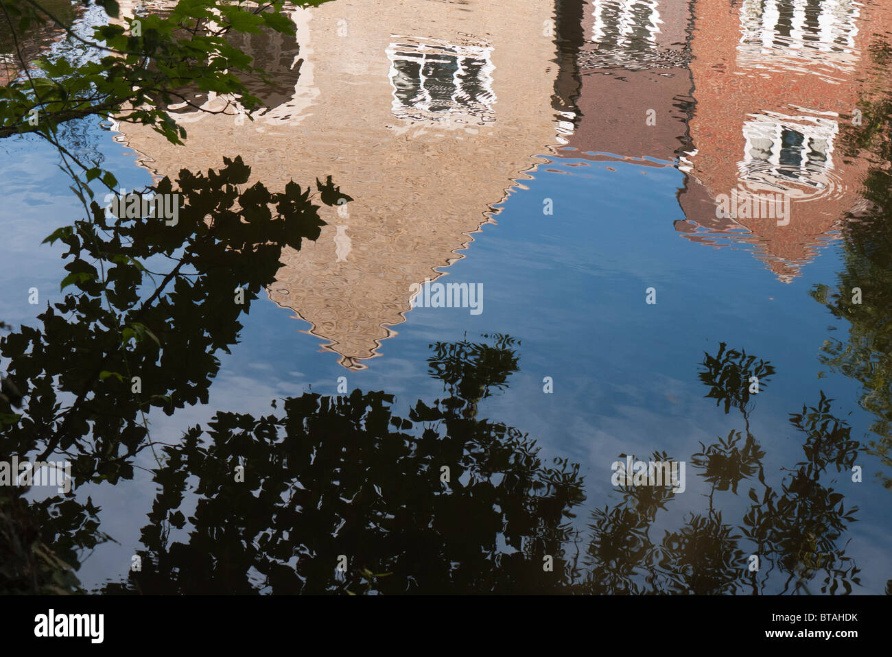 Riflessioni - Abbazia Stream Abingdon 20 Foto Stock