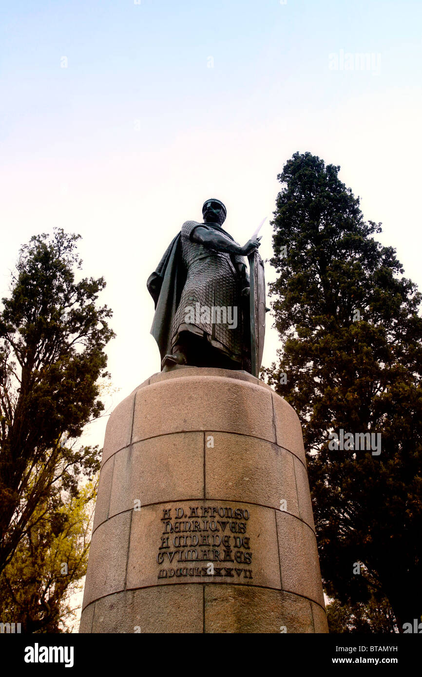 D. Afonso Henriques statua. Guimaraes Portogallo Foto Stock