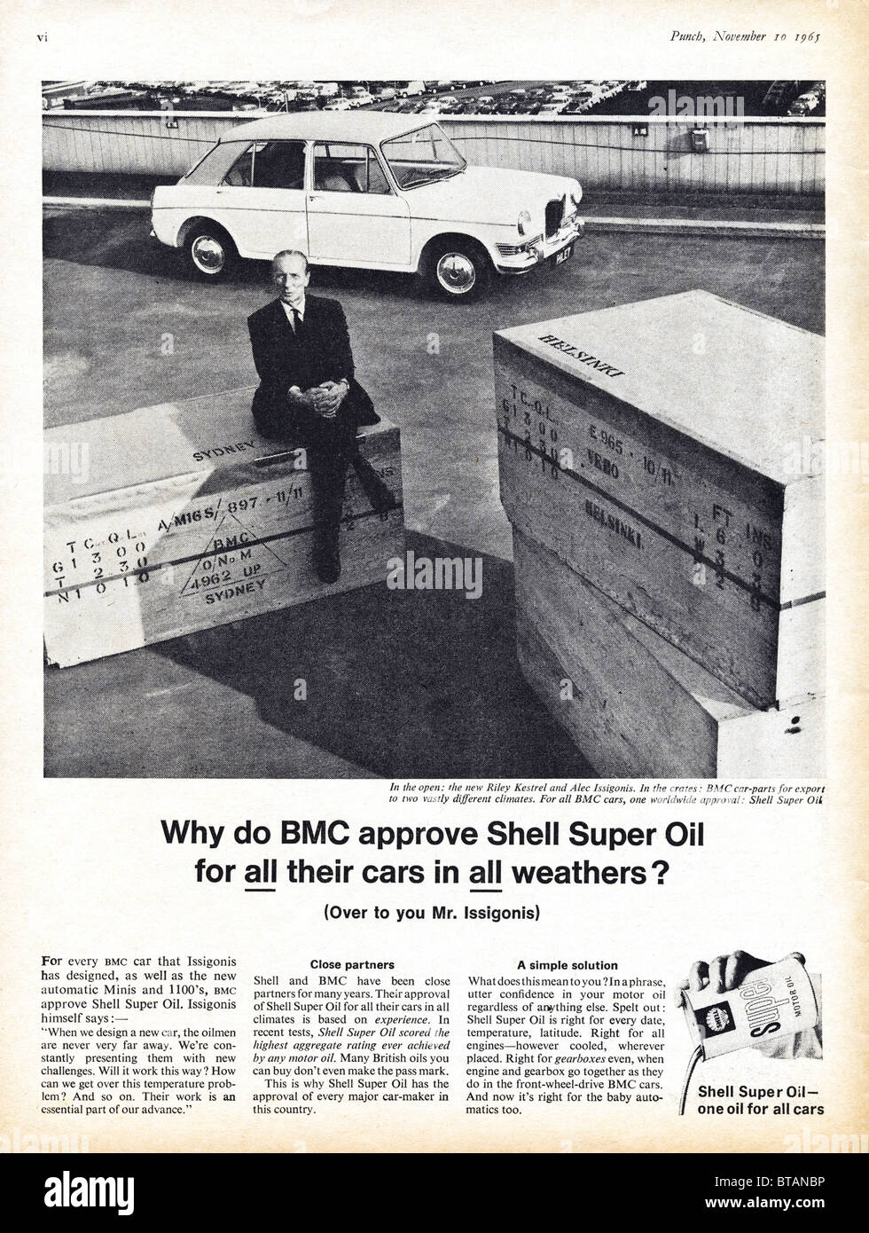 Pubblicità per Shell Super Oil con Alec Issigonis e Riley Kestrel BMC auto in rivista del 10 novembre 1965 Foto Stock