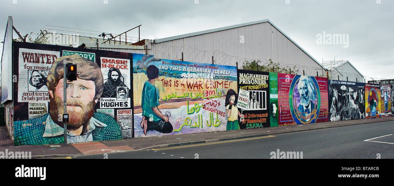 Murales in Falls Road, Belfast, Irlanda del Nord Foto Stock